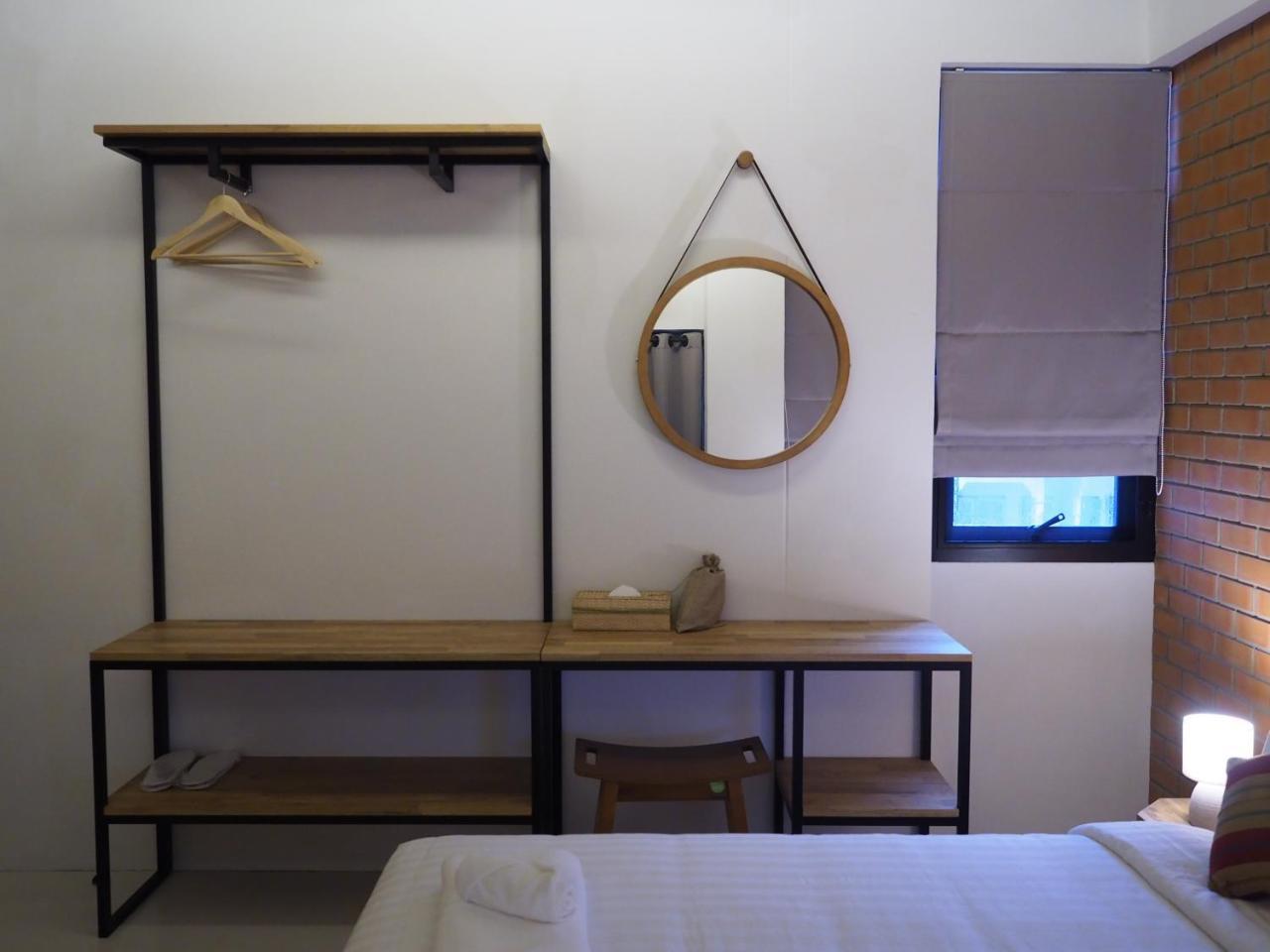 Luck Esan Loft Hotel Ubon Ratchathani Exterior photo